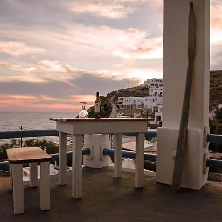 Perigiali & Folegandros 3*