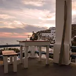 Perigiali & Folegandros 3*