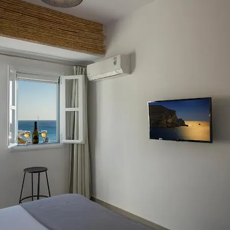 Konukevi Perigiali & Folegandros Agali